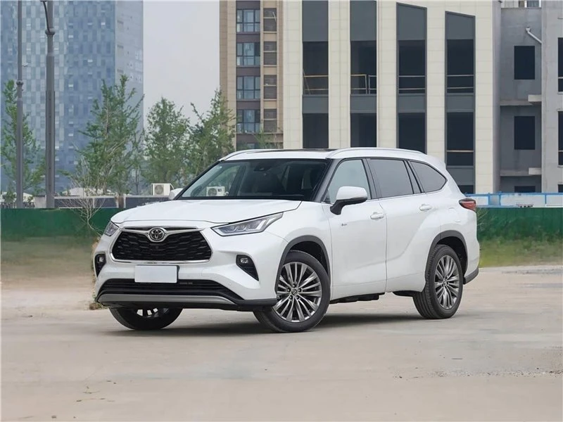 SUV Toyota Hilander